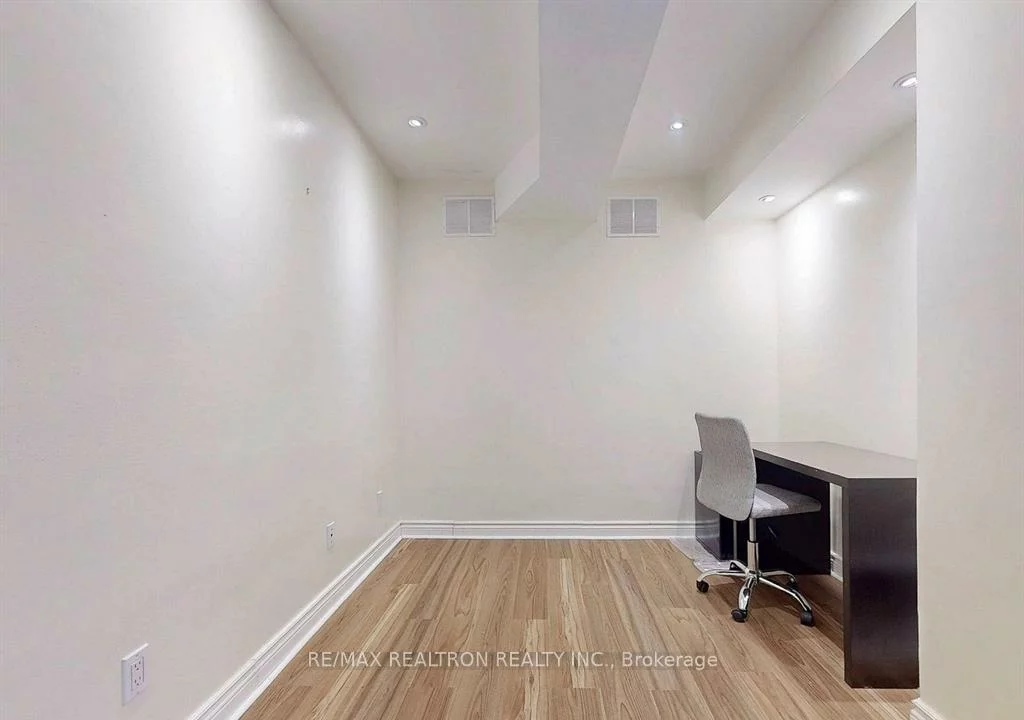 588, Danforth, Playter Estates-Danforth, Toronto