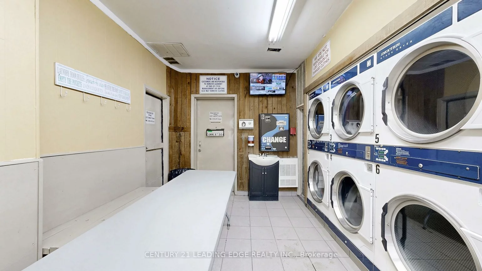 1048, GERRARD, South Riverdale, Toronto