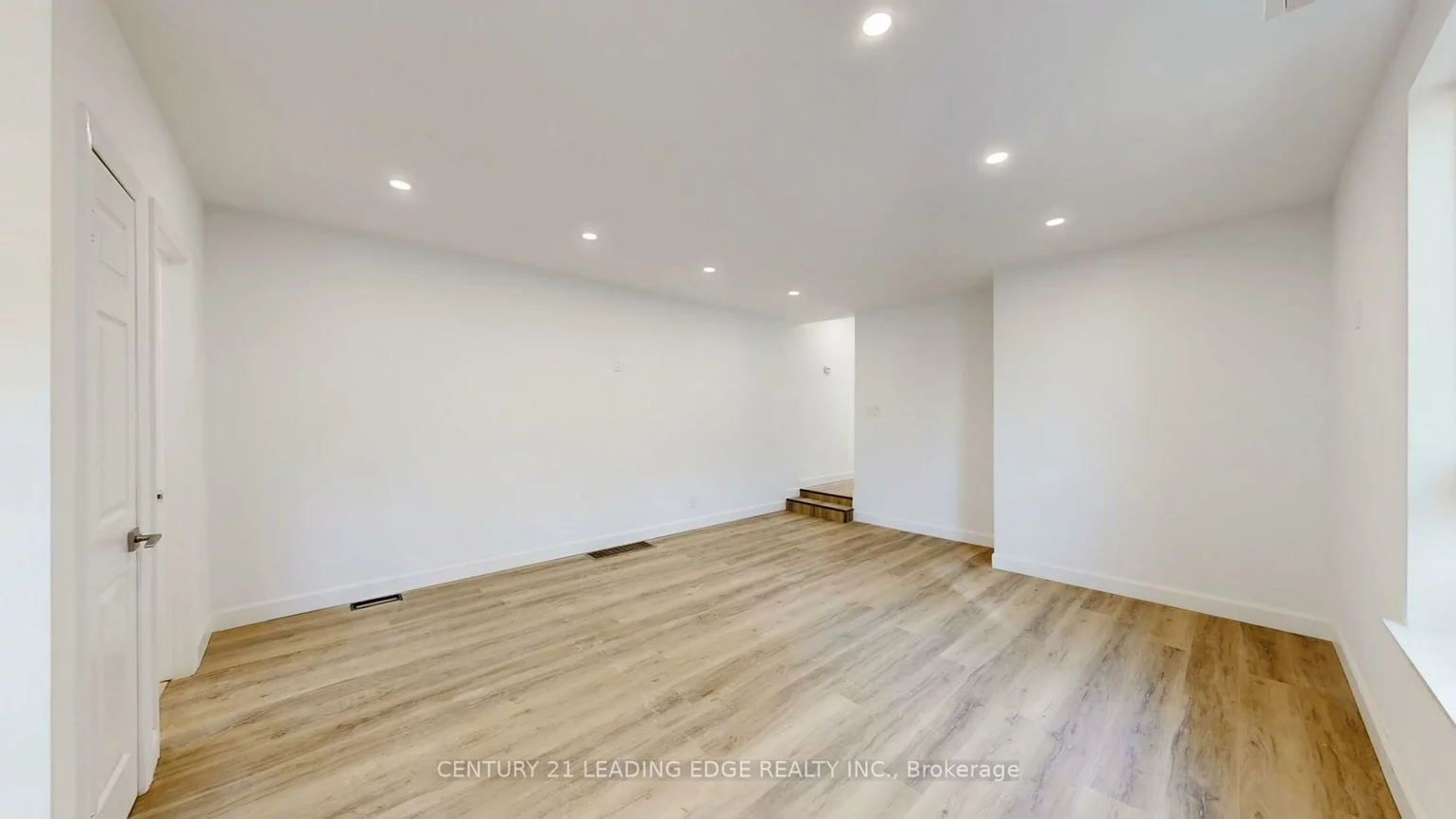 1048, GERRARD, South Riverdale, Toronto