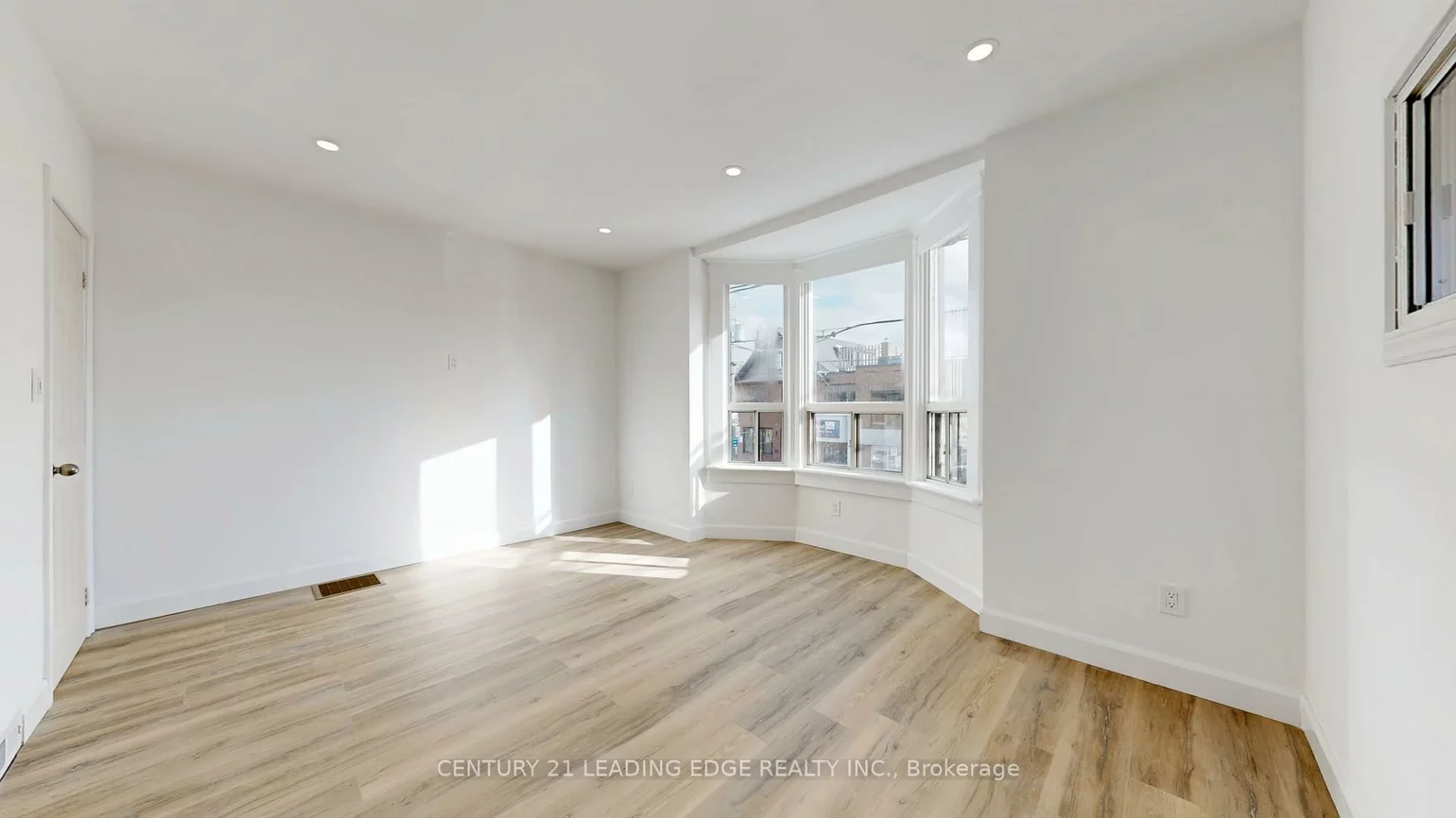 1048, GERRARD, South Riverdale, Toronto