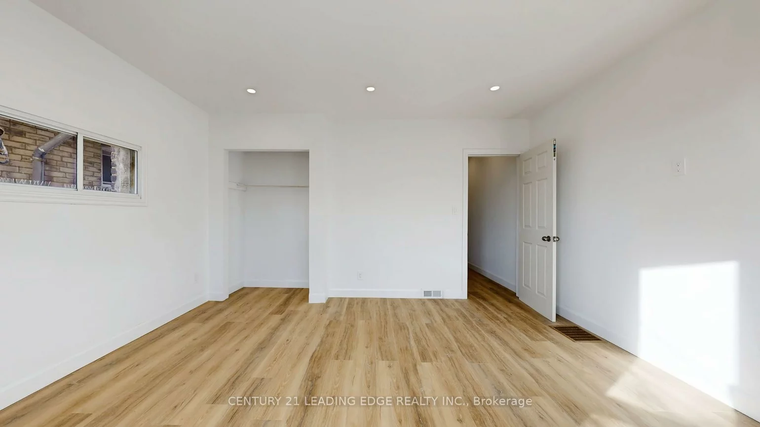 1048, GERRARD, South Riverdale, Toronto