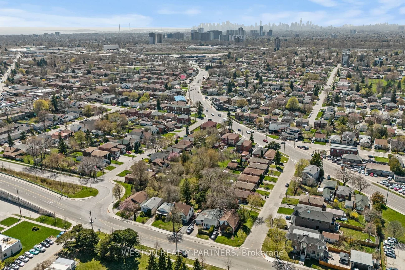 372-374, Kennedy, Clairlea-Birchmount, Toronto