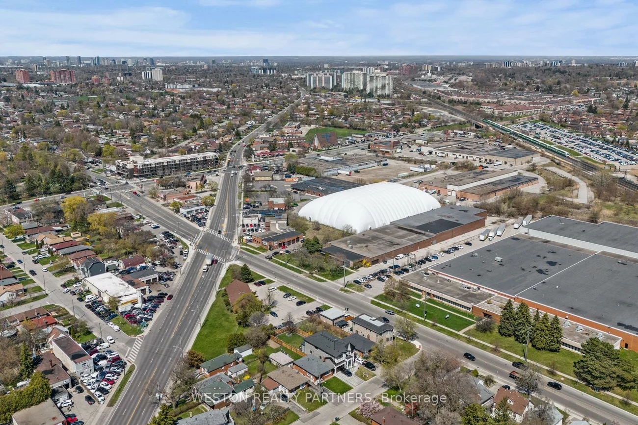 372-374, Kennedy, Clairlea-Birchmount, Toronto