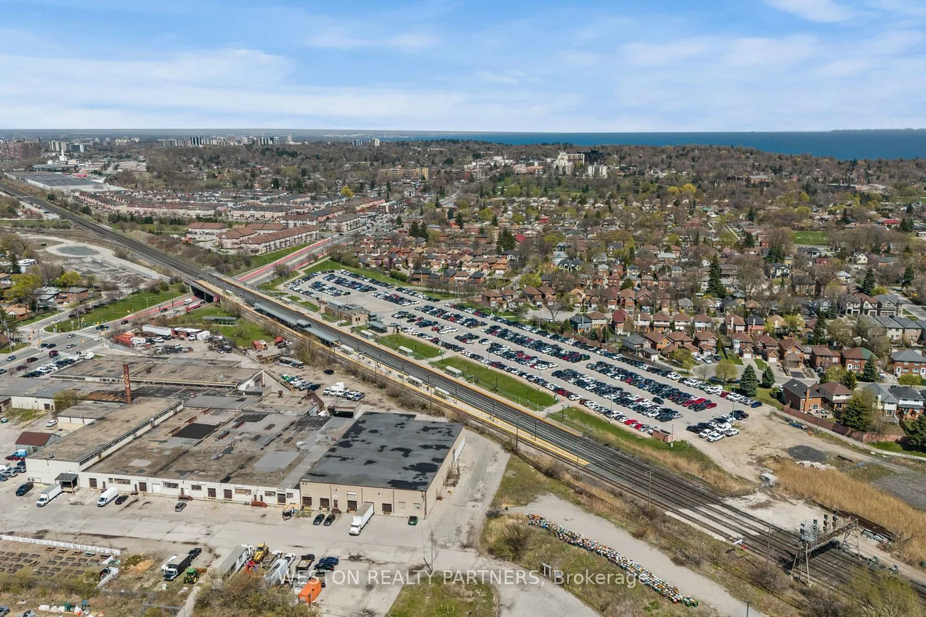 372-374, Kennedy, Clairlea-Birchmount, Toronto