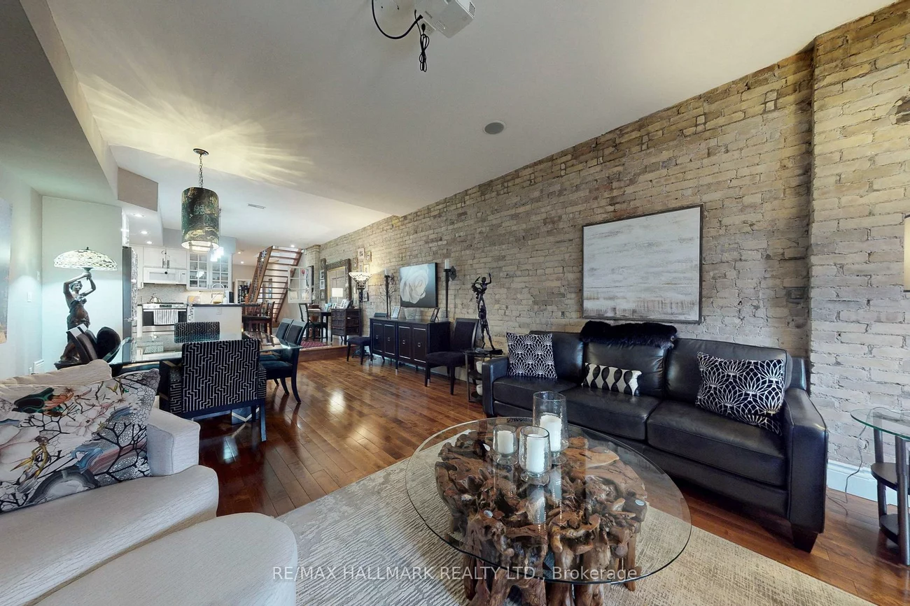 2184, Queen, The Beaches, Toronto