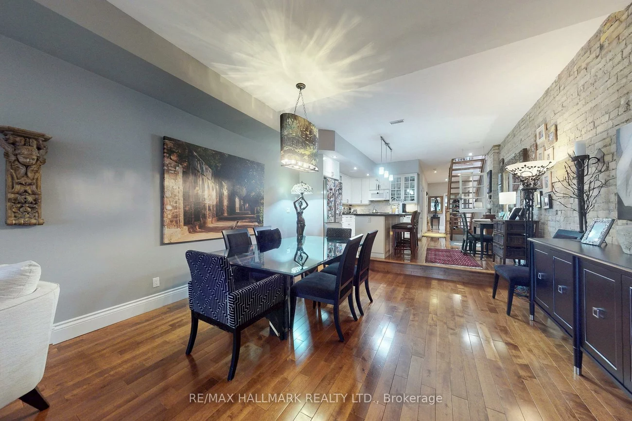 2184, Queen, The Beaches, Toronto