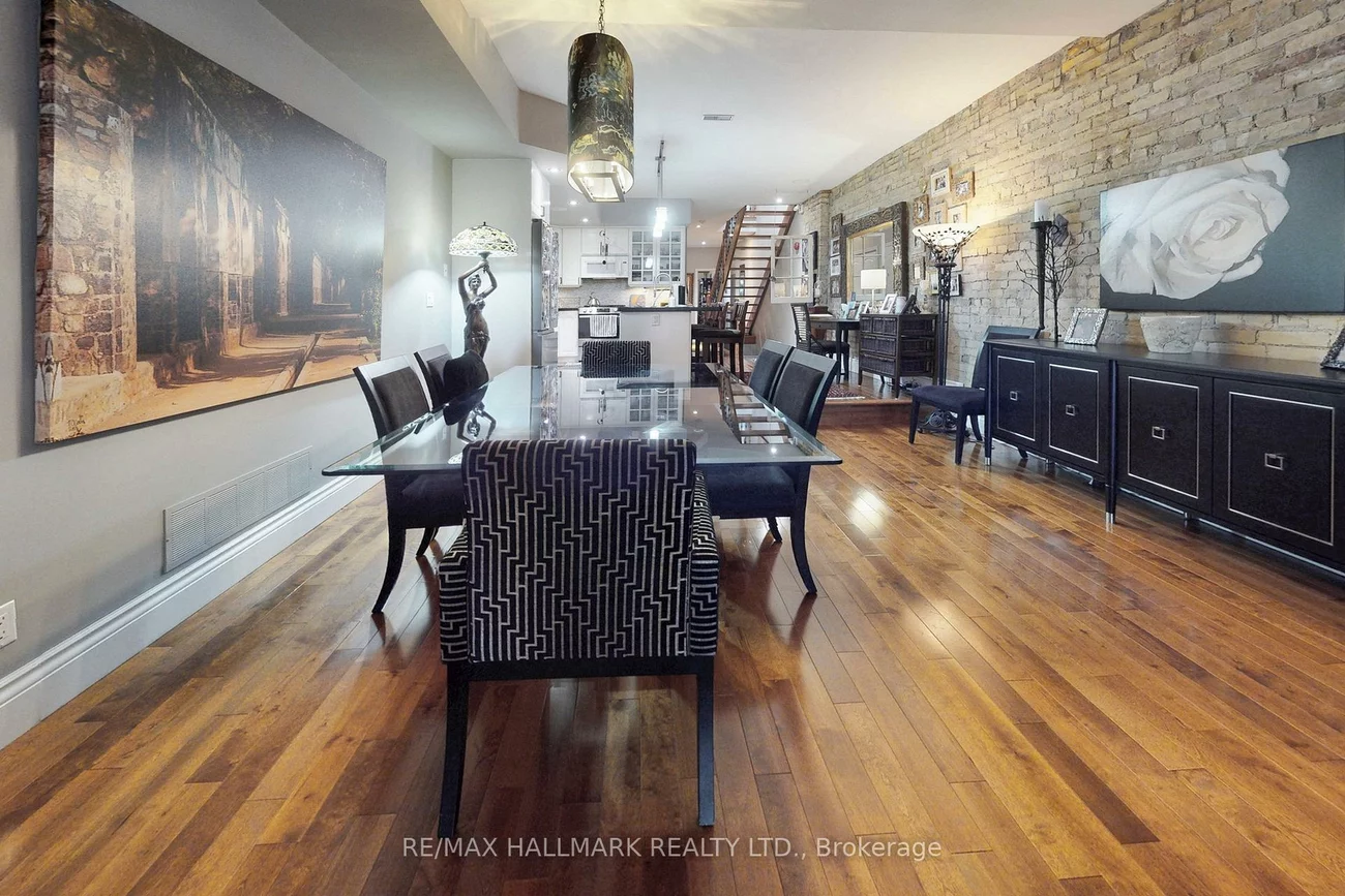 2184, Queen, The Beaches, Toronto