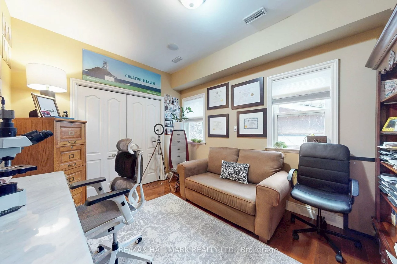 2184, Queen, The Beaches, Toronto