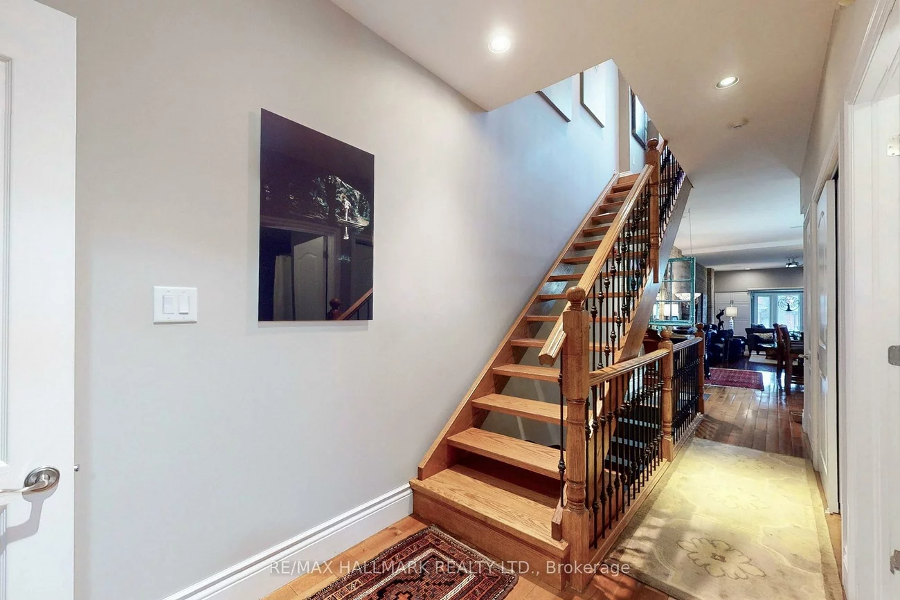 2184, Queen, The Beaches, Toronto