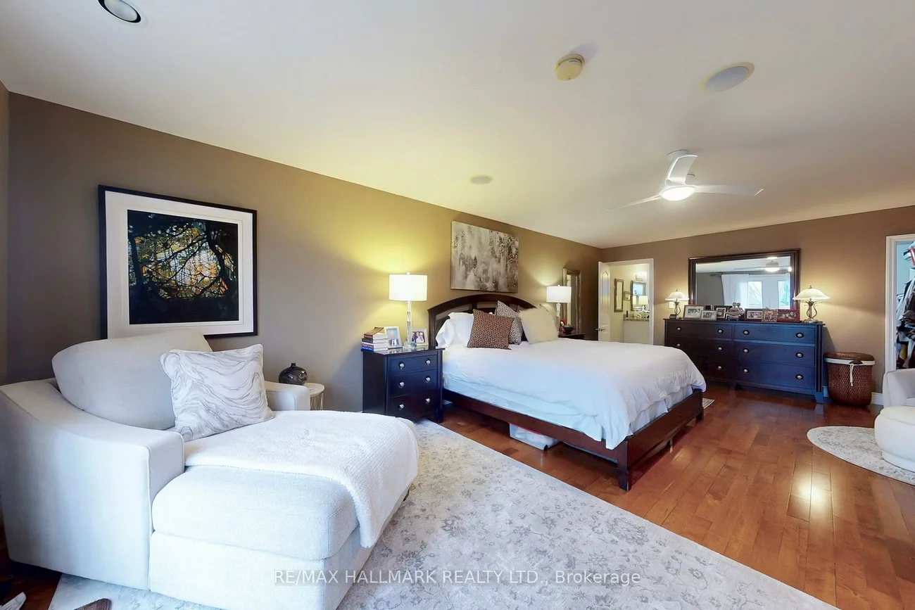 2184, Queen, The Beaches, Toronto