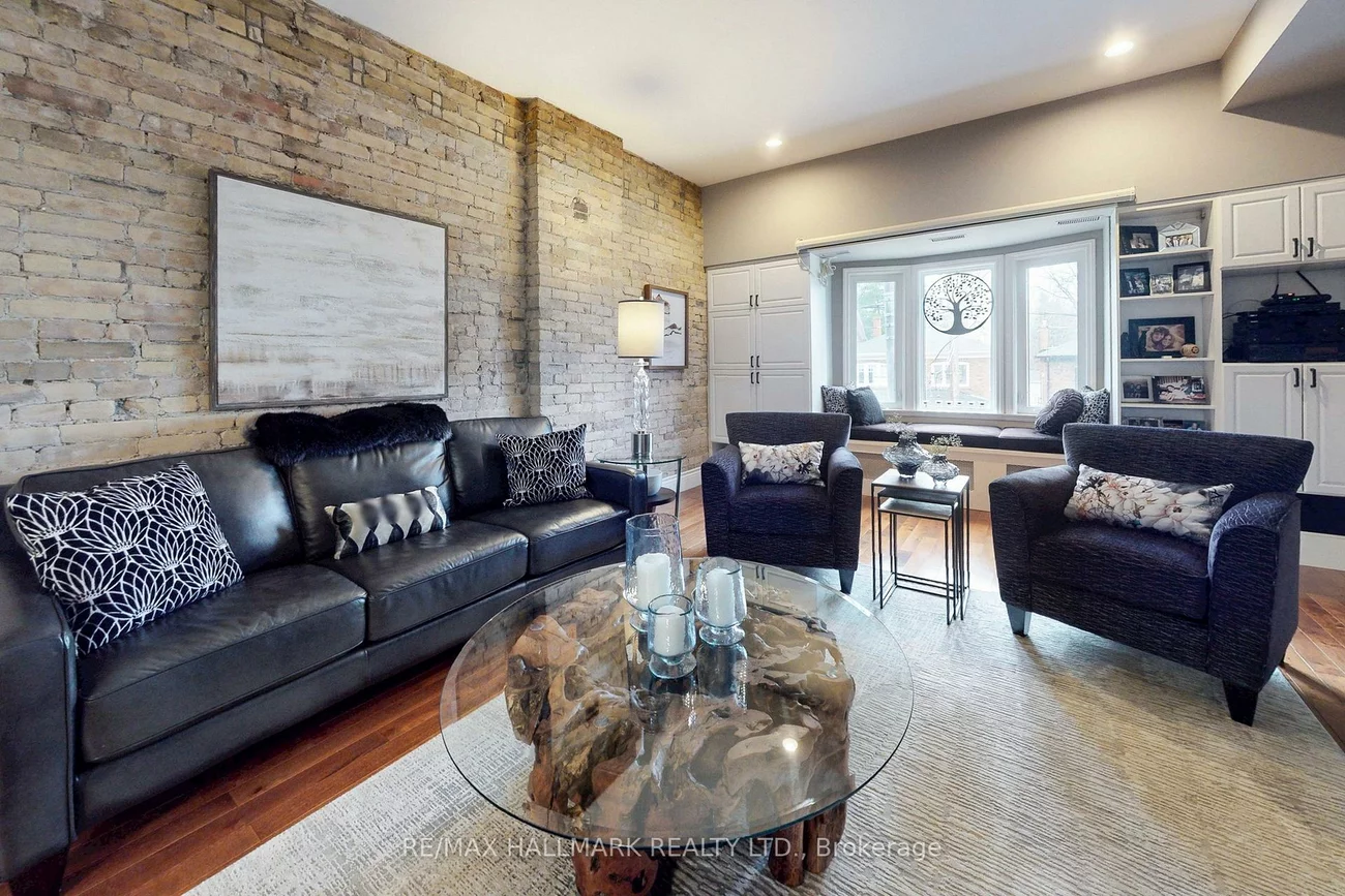 2184, Queen, The Beaches, Toronto