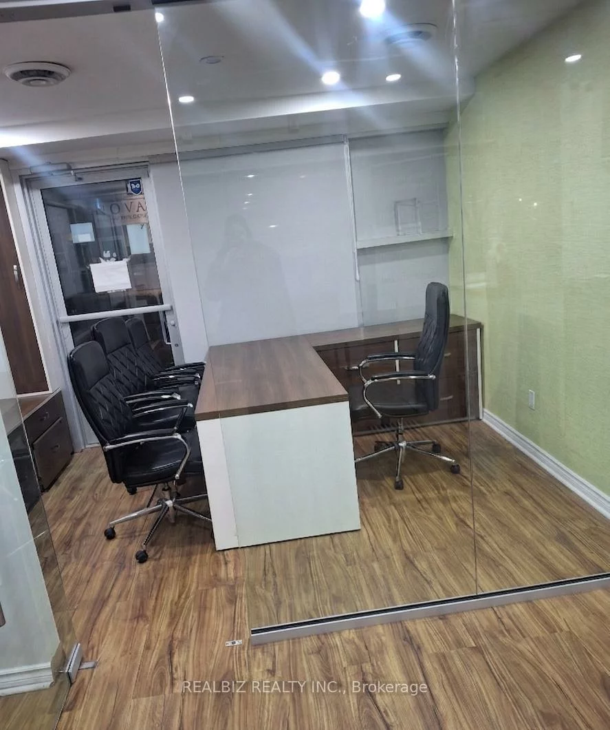 127, Lebovic, Clairlea-Birchmount, Toronto