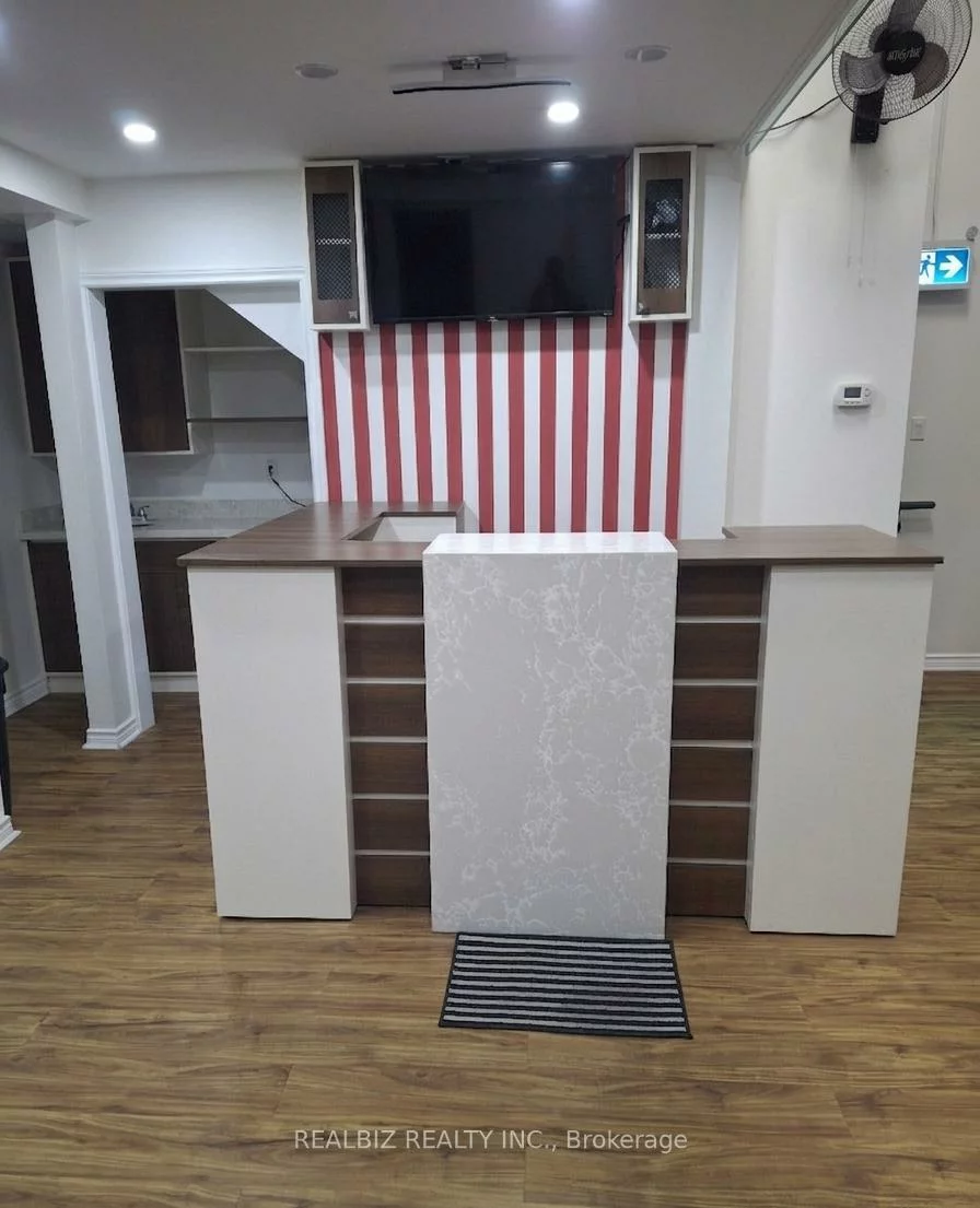 127, Lebovic, Clairlea-Birchmount, Toronto