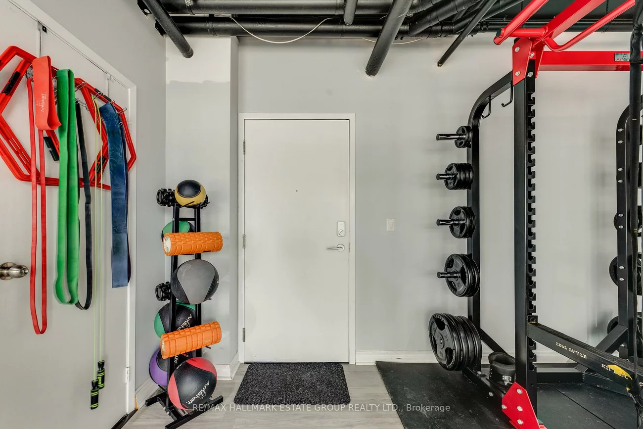 1201, Dundas, South Riverdale, Toronto