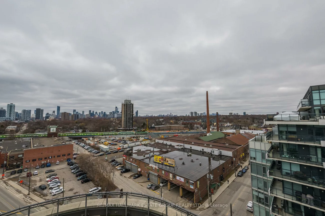 1201, Dundas, South Riverdale, Toronto