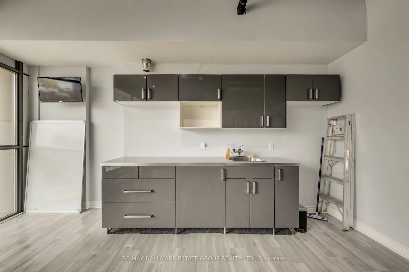 1201, Dundas, South Riverdale, Toronto