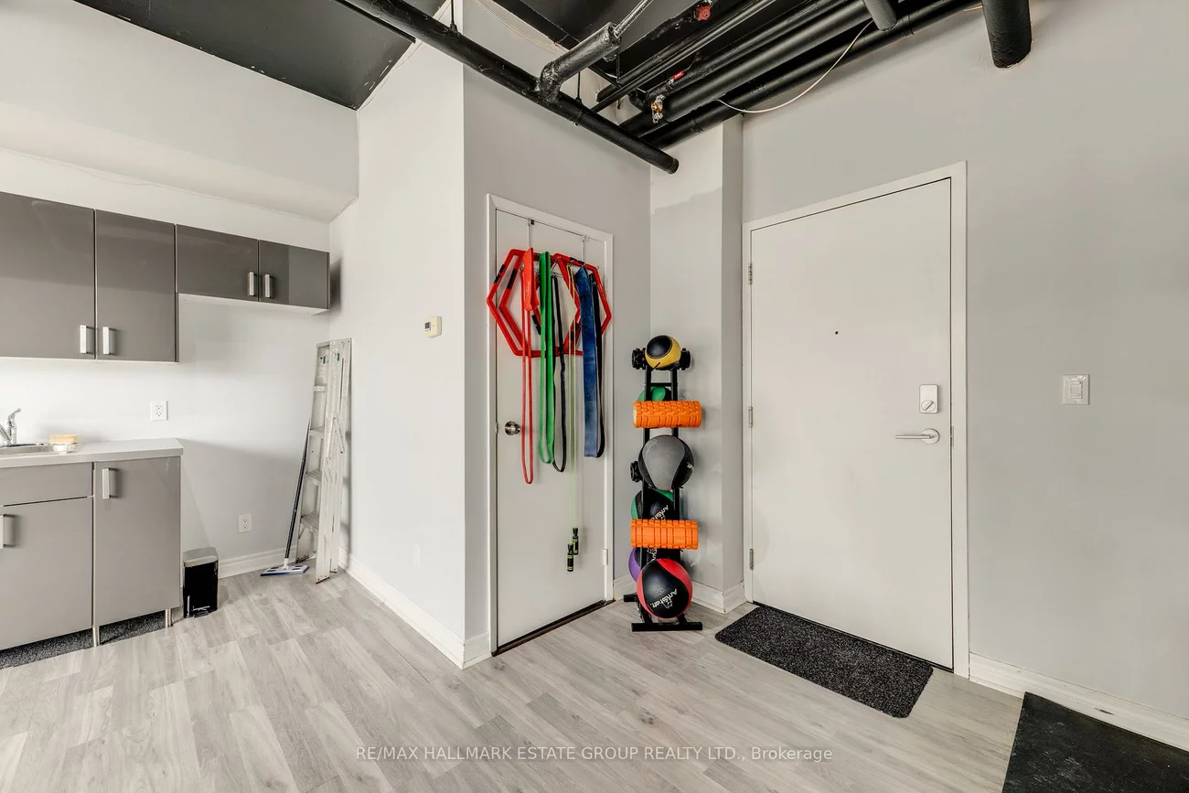 1201, Dundas, South Riverdale, Toronto