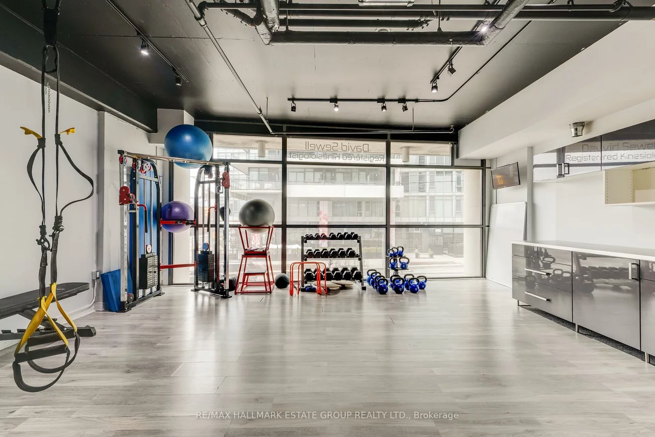 1201, Dundas, South Riverdale, Toronto