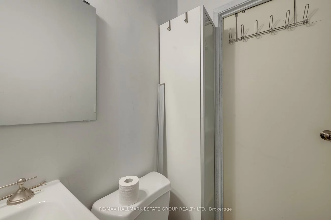 1201, Dundas, South Riverdale, Toronto