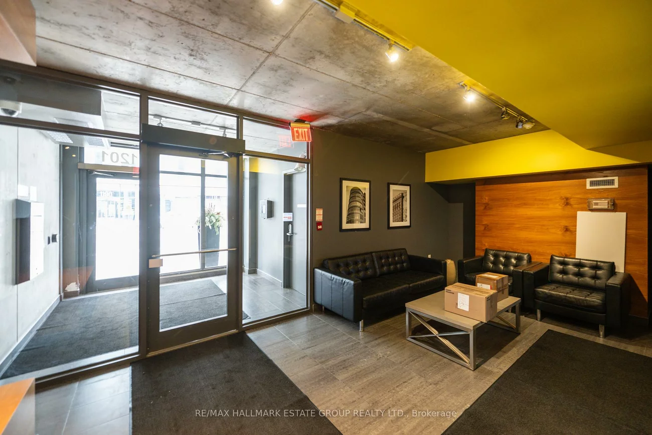 1201, Dundas, South Riverdale, Toronto