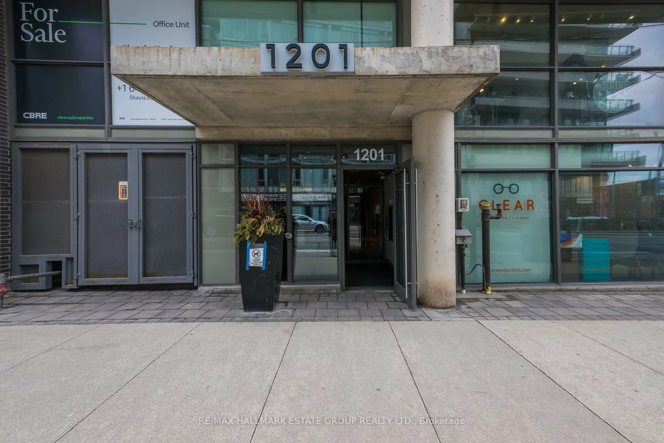 1201, Dundas, South Riverdale, Toronto