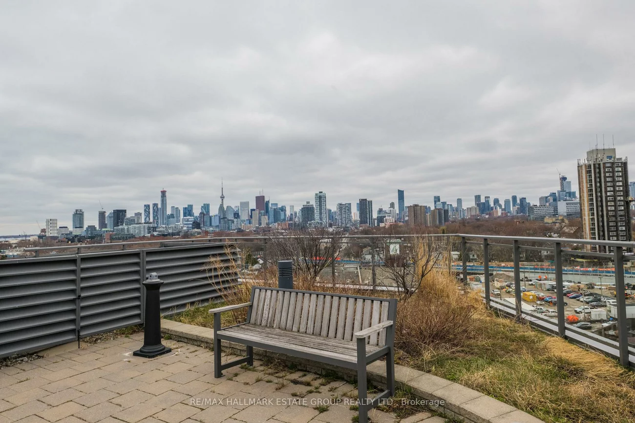 1201, Dundas, South Riverdale, Toronto