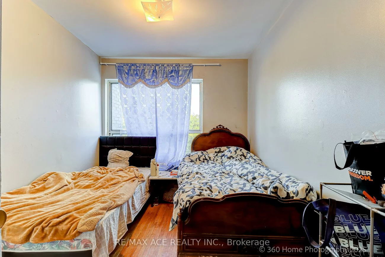 426-428, Dawes, O'Connor-Parkview, Toronto