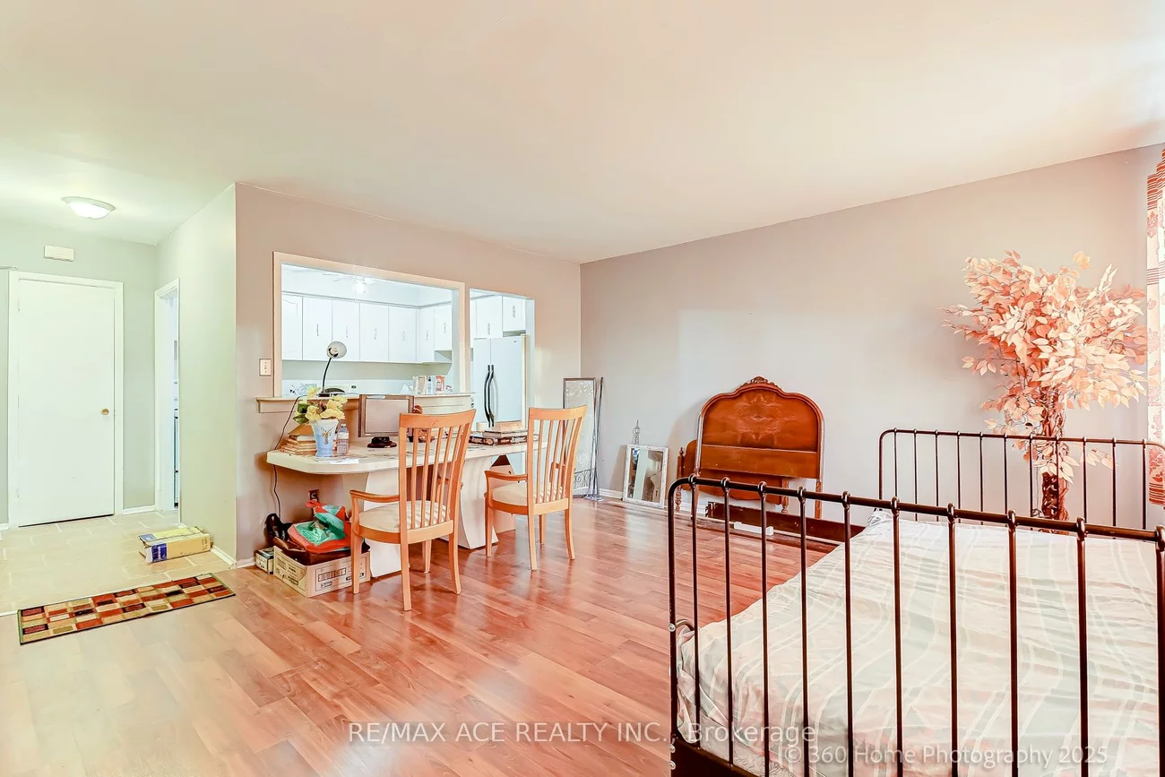 426-428, Dawes, O'Connor-Parkview, Toronto