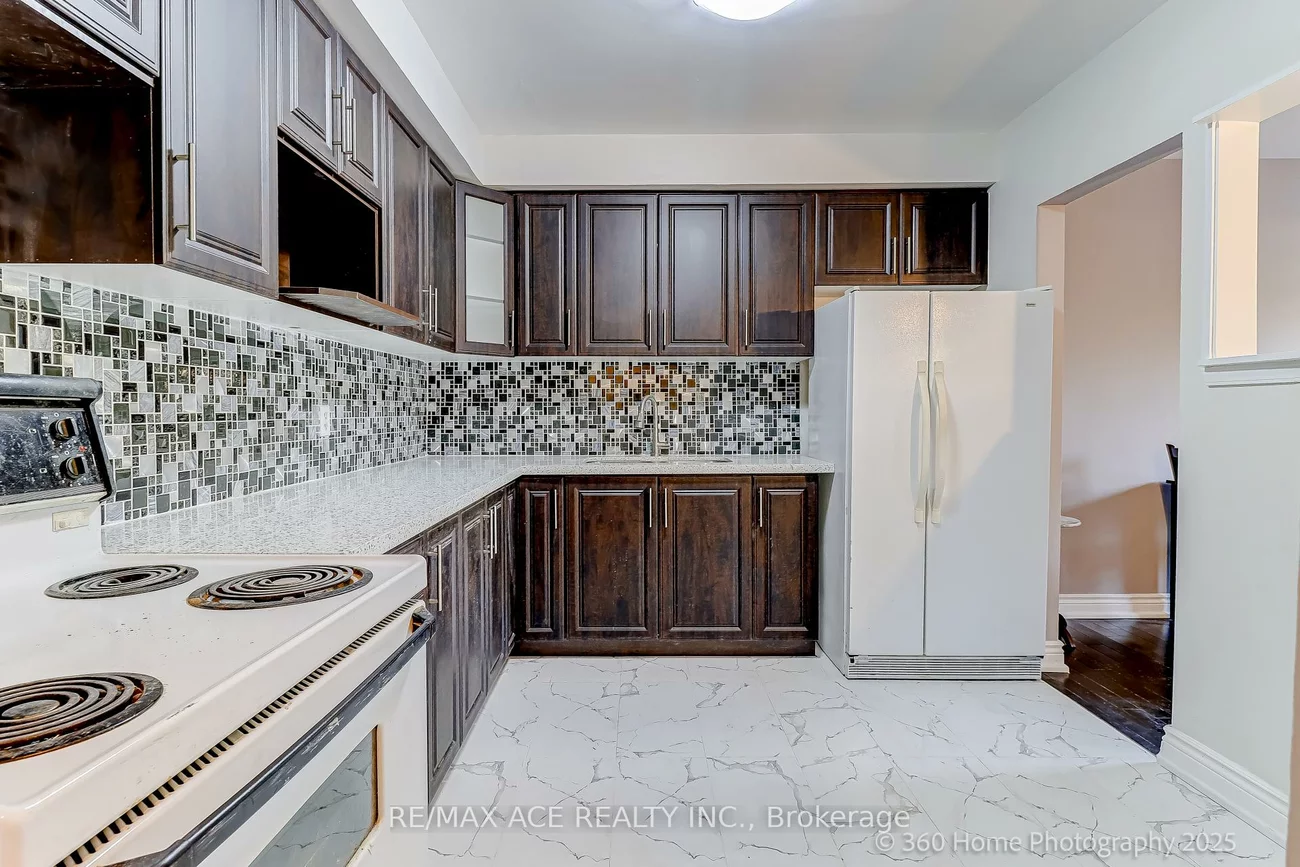 426-428, Dawes, O'Connor-Parkview, Toronto