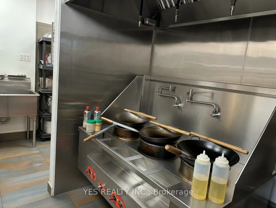 41, Lebovic, Clairlea-Birchmount, Toronto