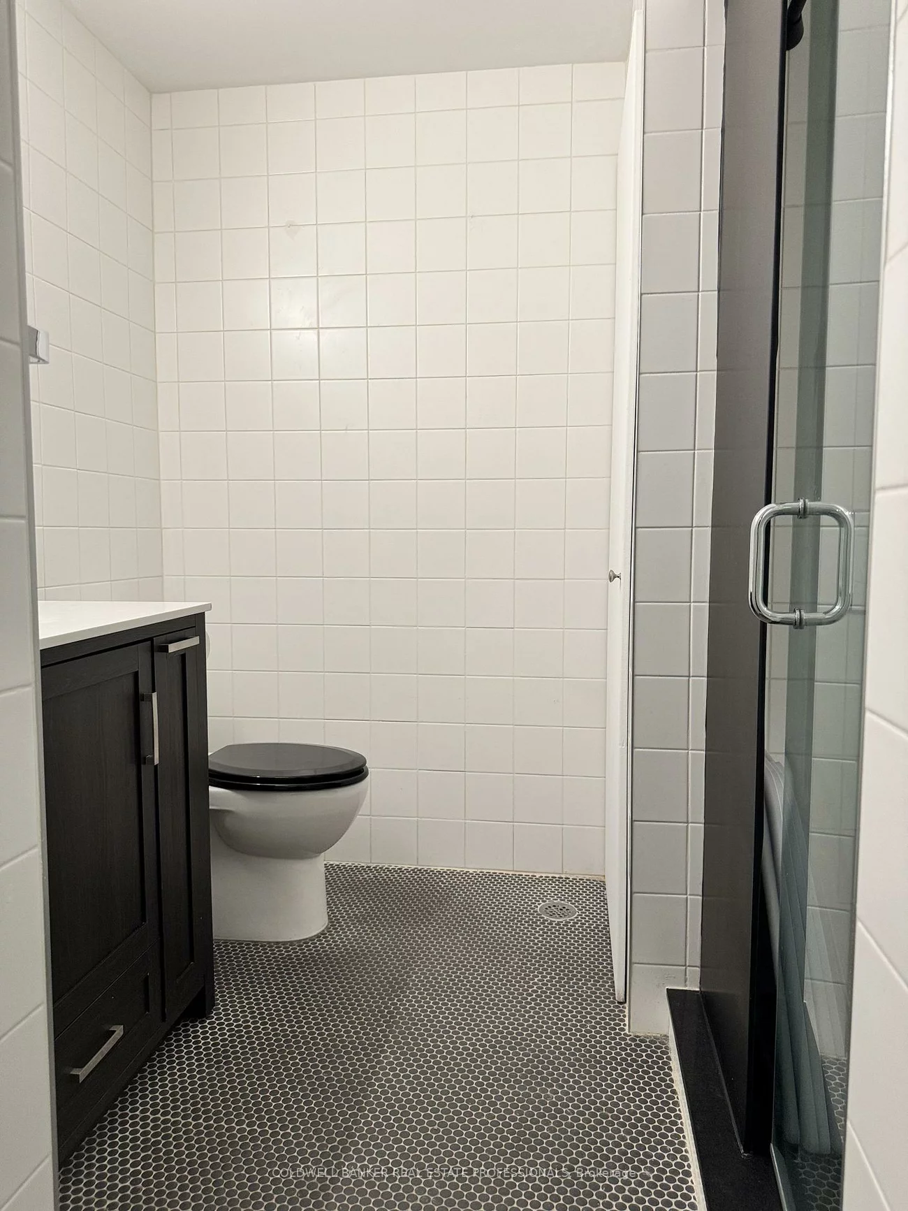 1159, Dundas, South Riverdale, Toronto