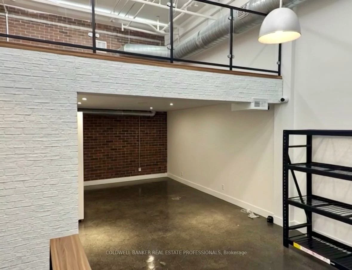 1159, Dundas, South Riverdale, Toronto