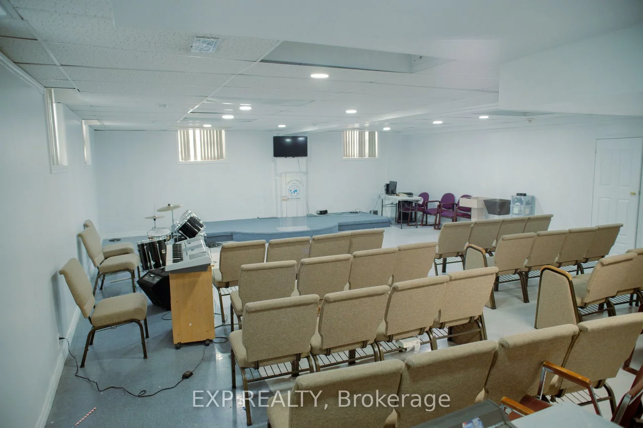 1355, Warden, Wexford-Maryvale, Toronto