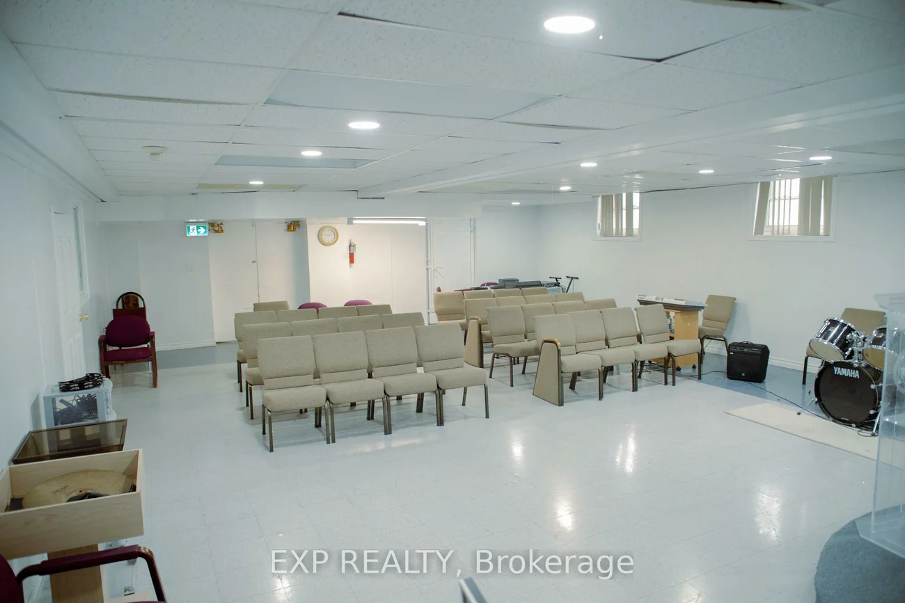 1355, Warden, Wexford-Maryvale, Toronto