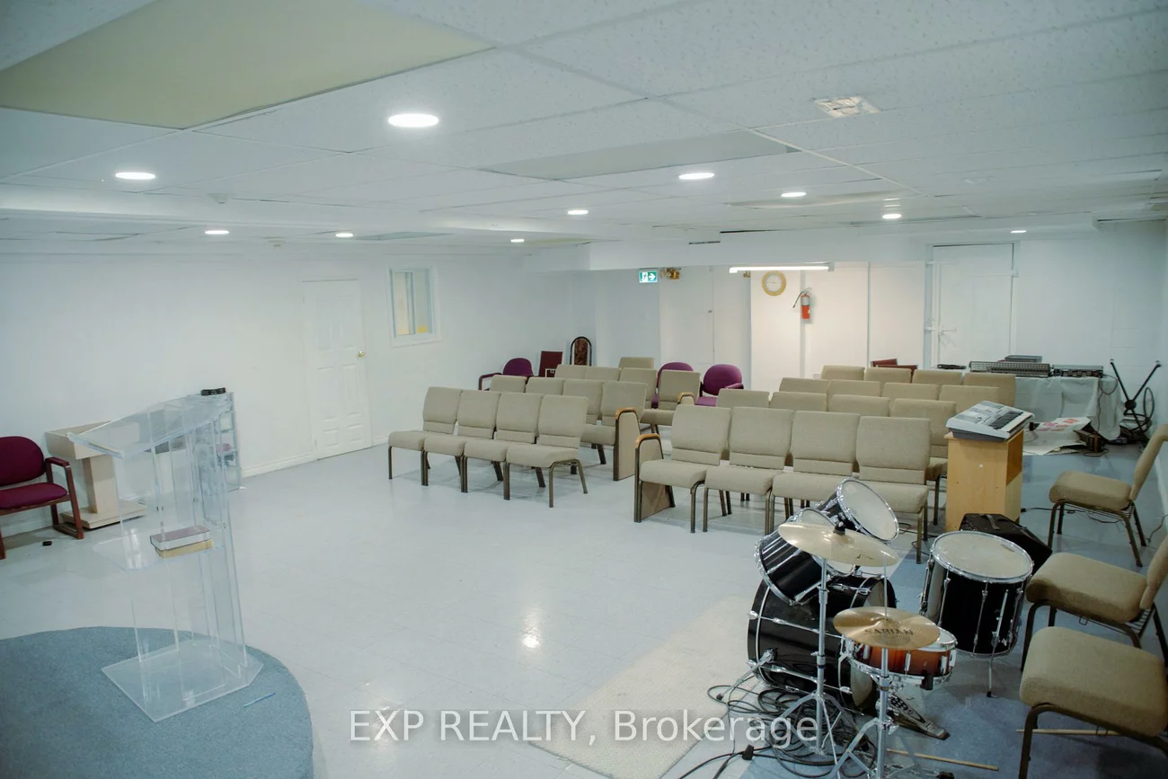 1355, Warden, Wexford-Maryvale, Toronto