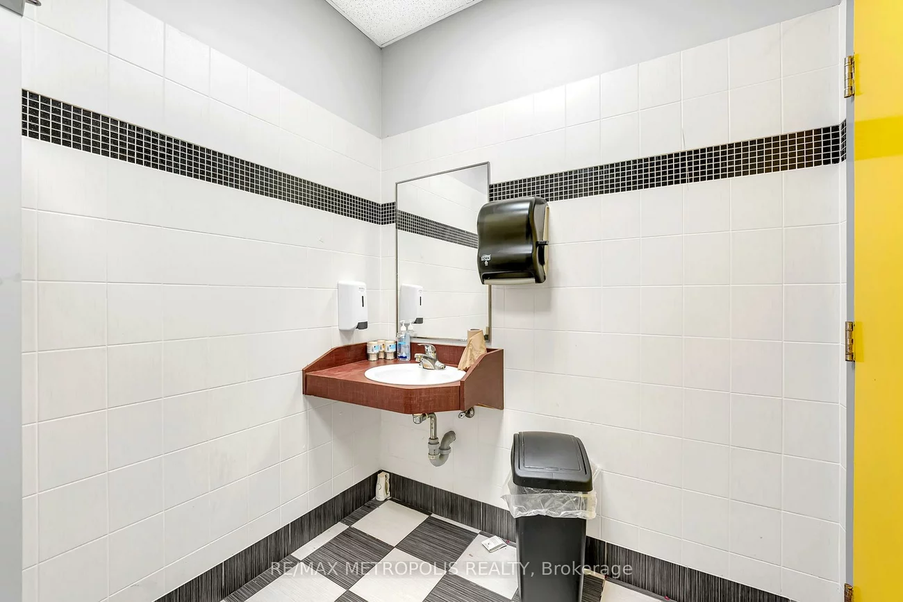 6, Rylander, Rouge E11, Toronto