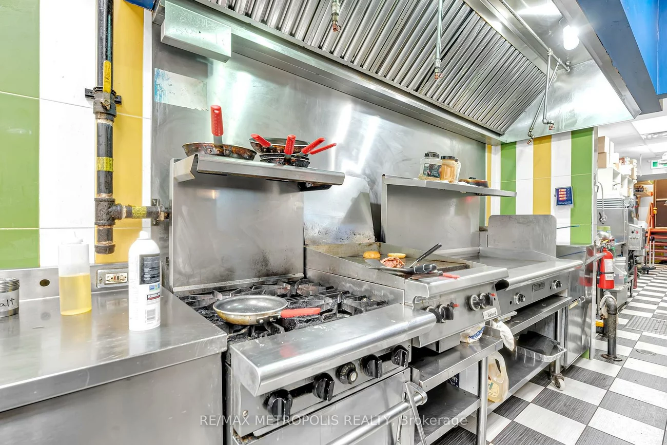 6, Rylander, Rouge E11, Toronto