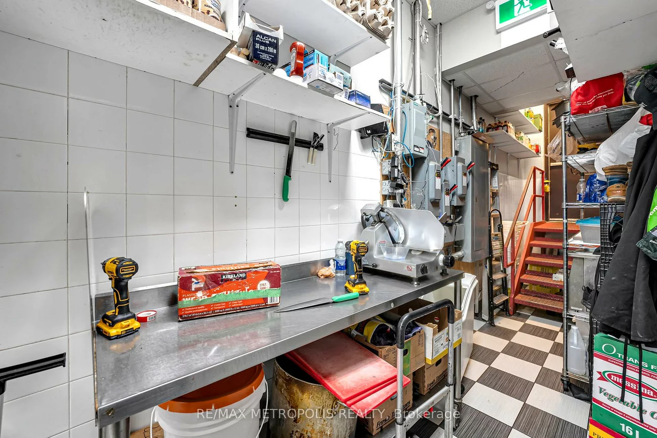 6, Rylander, Rouge E11, Toronto