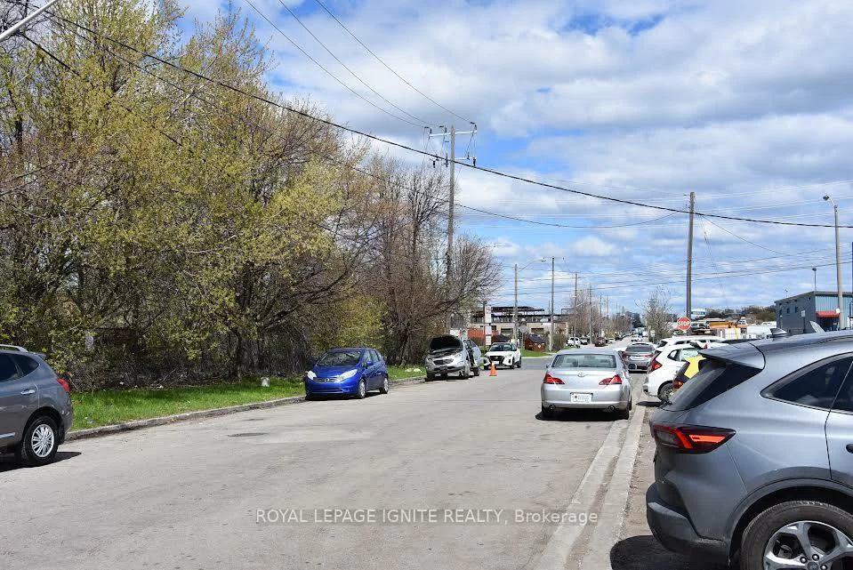 752, Warden, Clairlea-Birchmount, Toronto