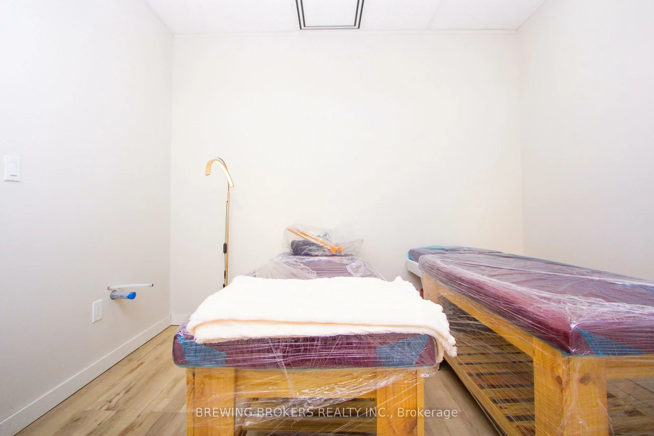 1188, Danforth, Danforth, Toronto