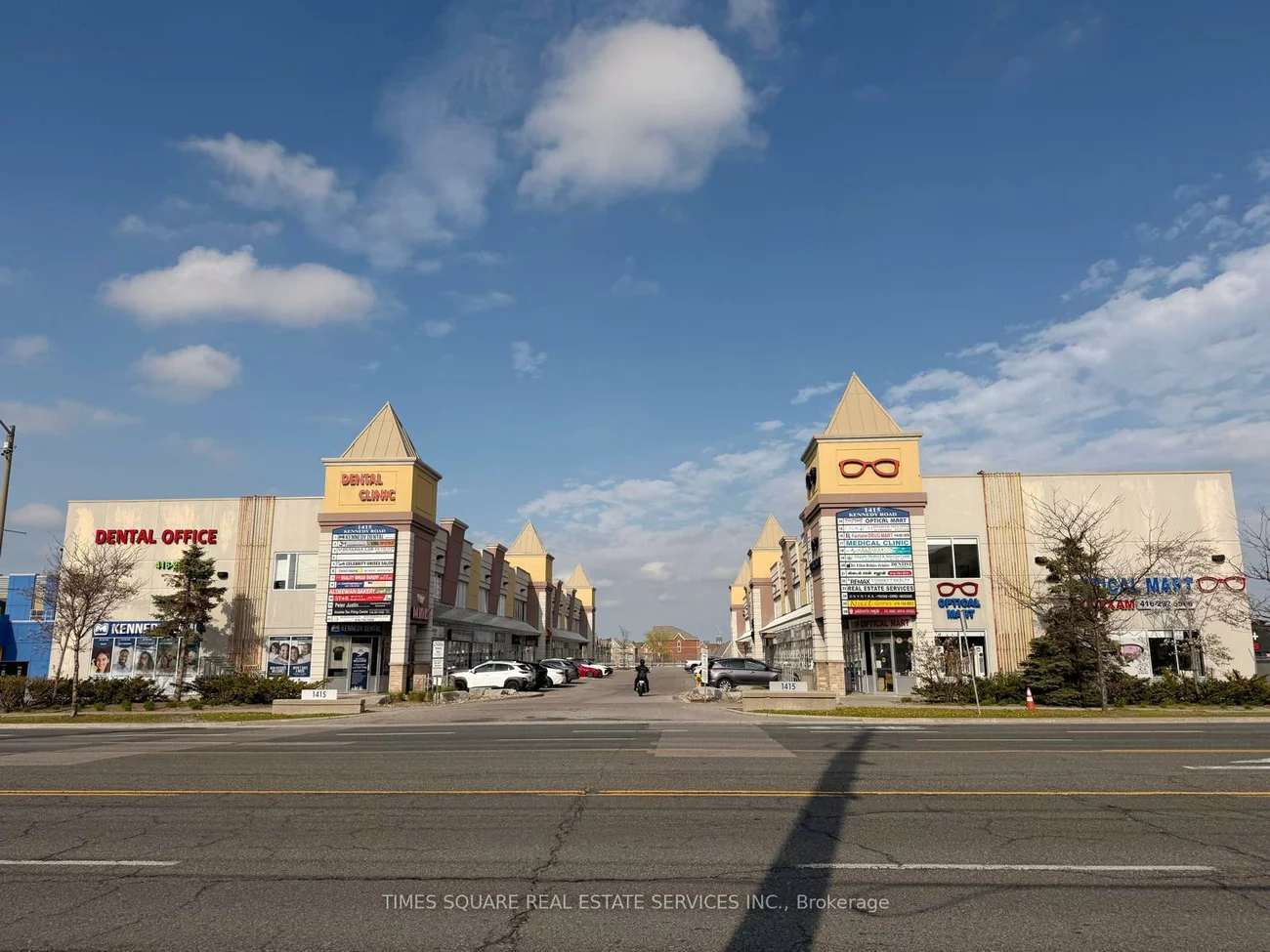 1415, Kennedy, Dorset Park, Toronto