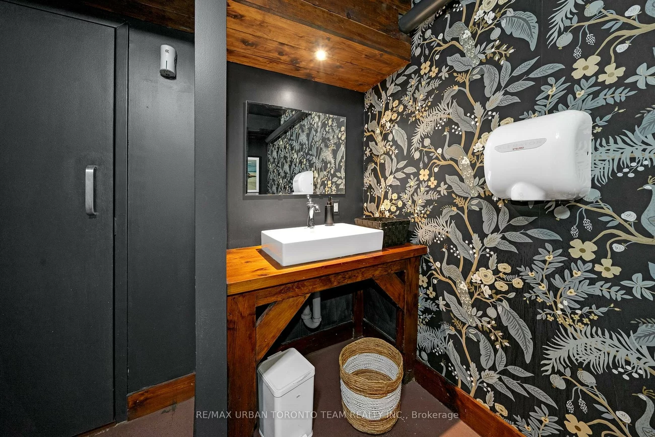 162, Danforth, North Riverdale, Toronto