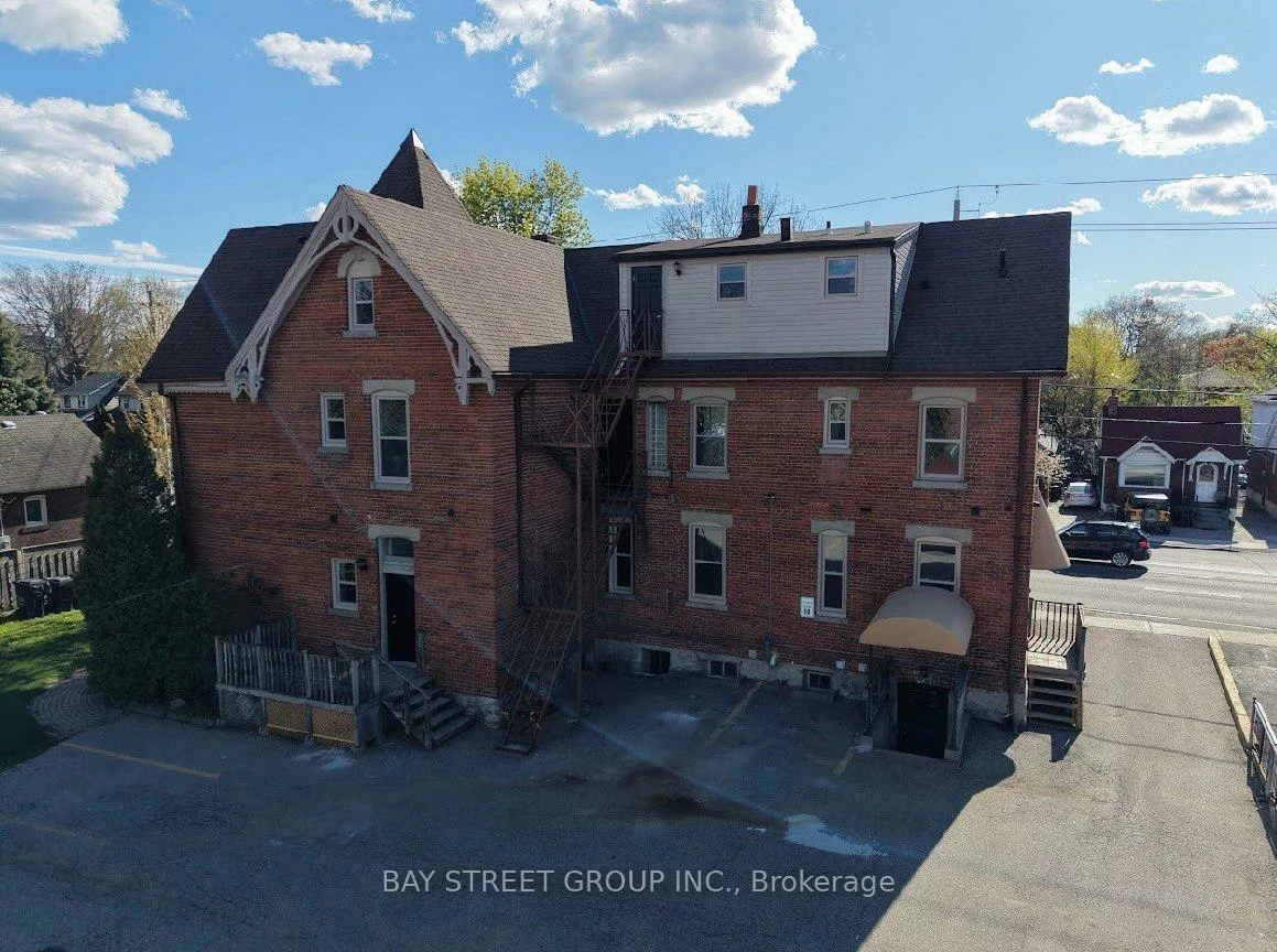 1311, Pape, Danforth Village-East York, Toronto