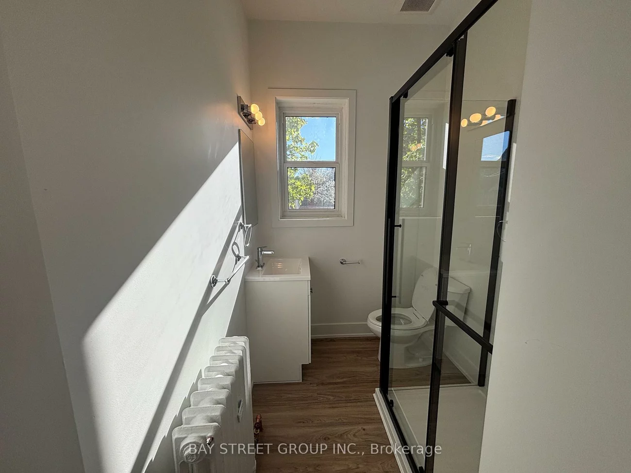 1311, Pape, Danforth Village-East York, Toronto