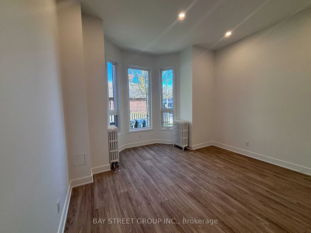 1311, Pape, Danforth Village-East York, Toronto