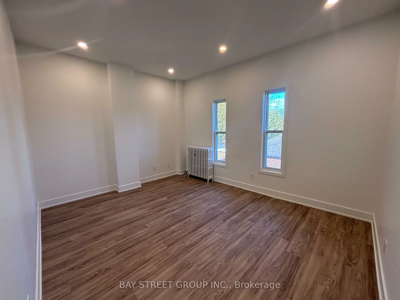1311, Pape, Danforth Village-East York, Toronto