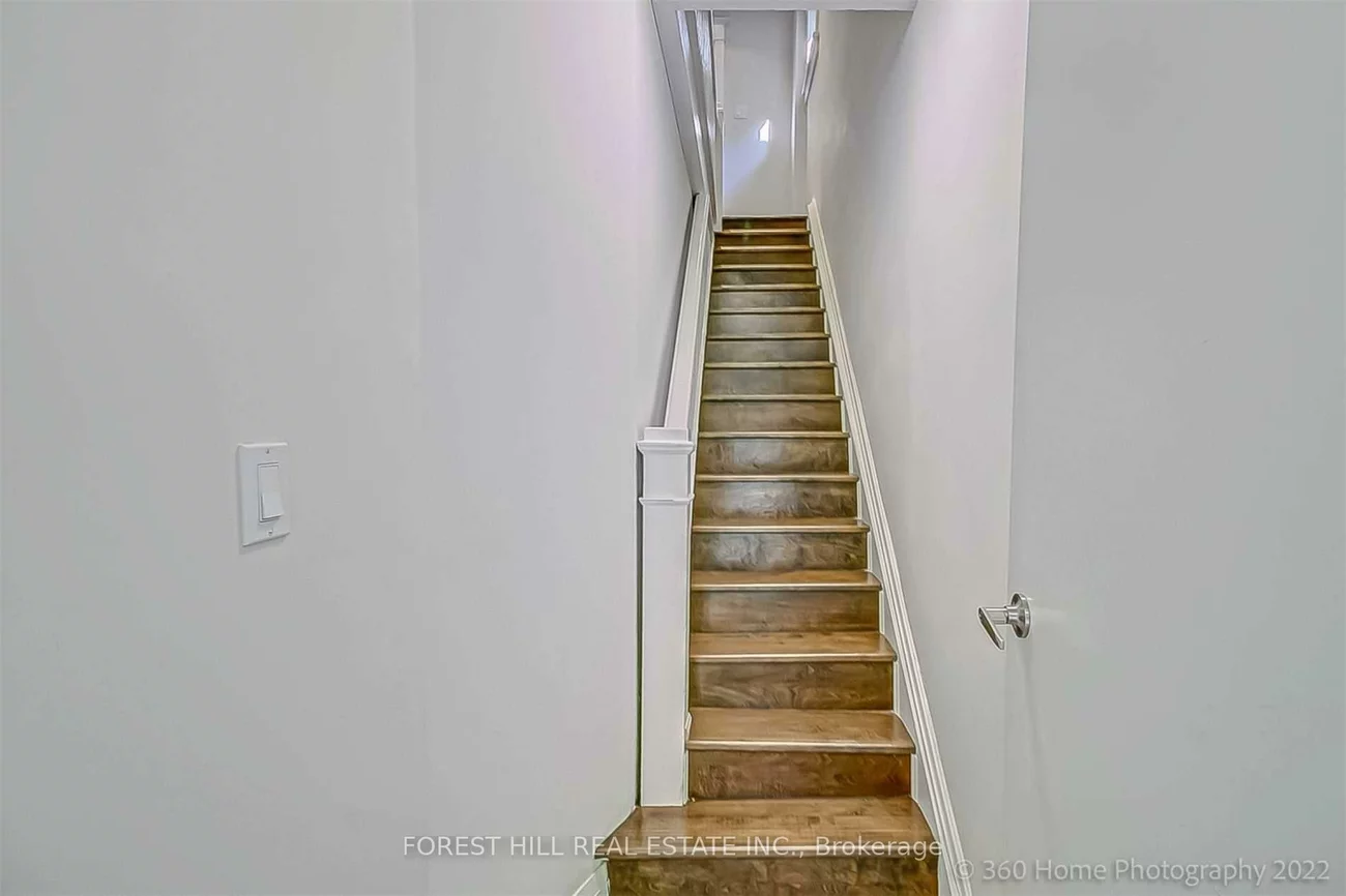 373, Woodbine, The Beaches, Toronto