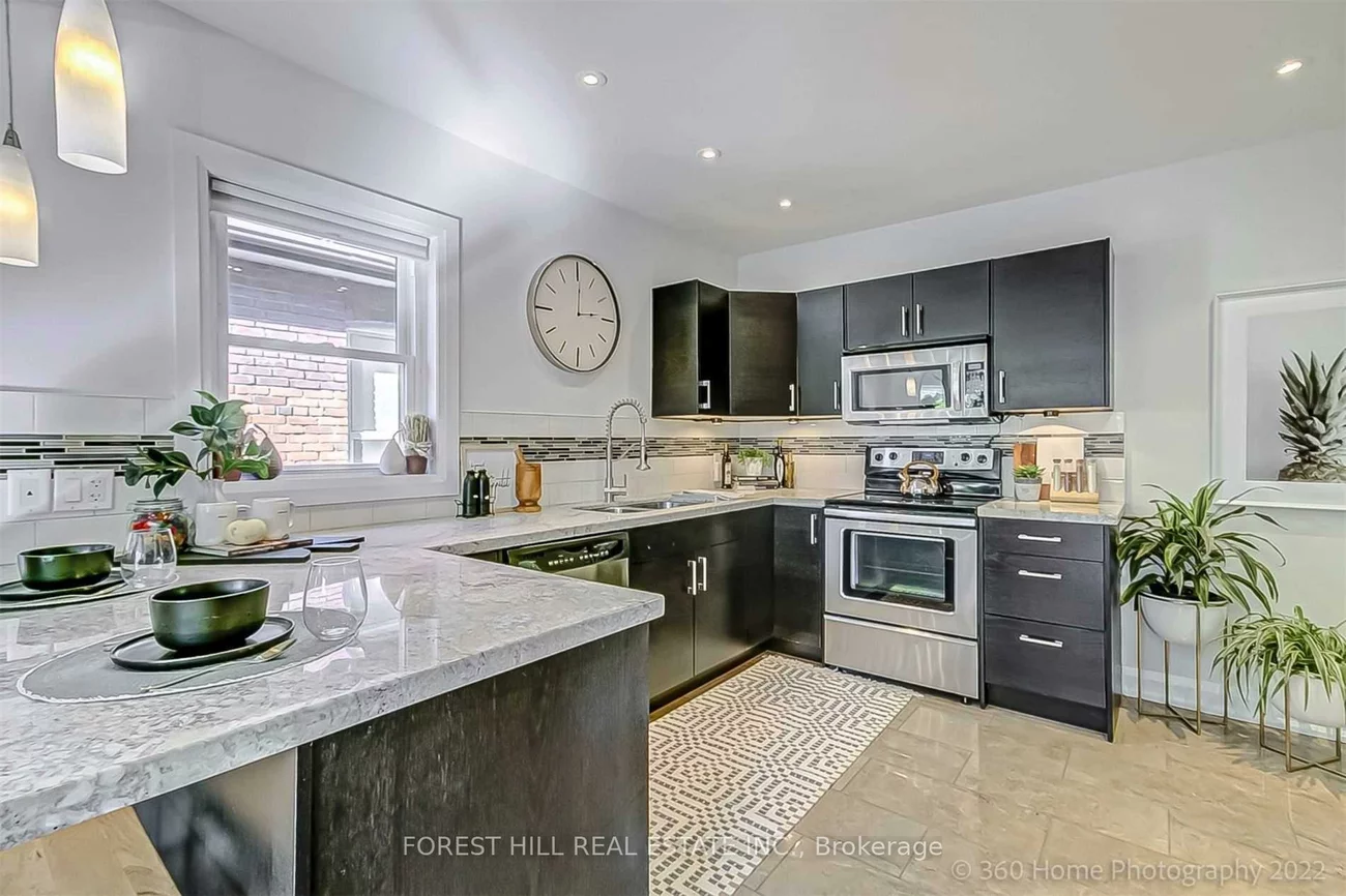373, Woodbine, The Beaches, Toronto