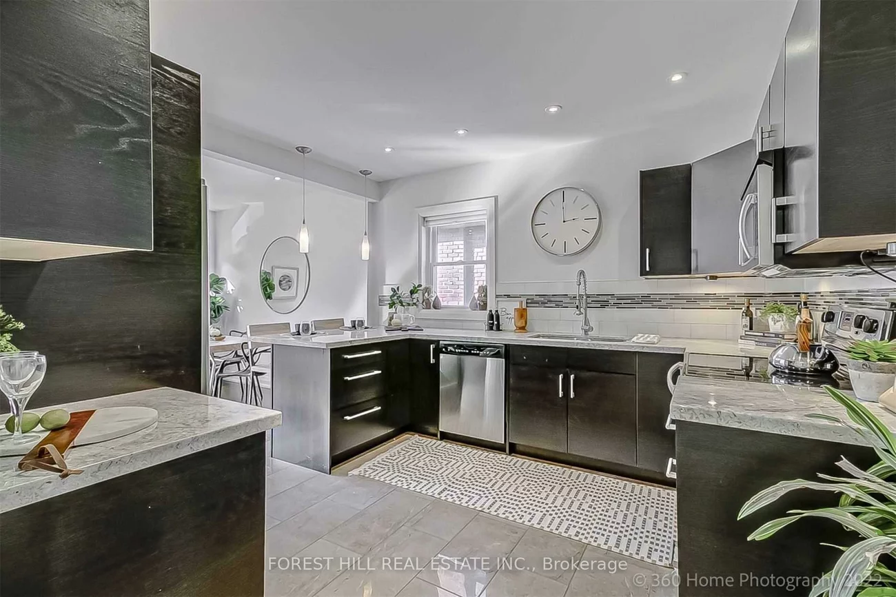 373, Woodbine, The Beaches, Toronto