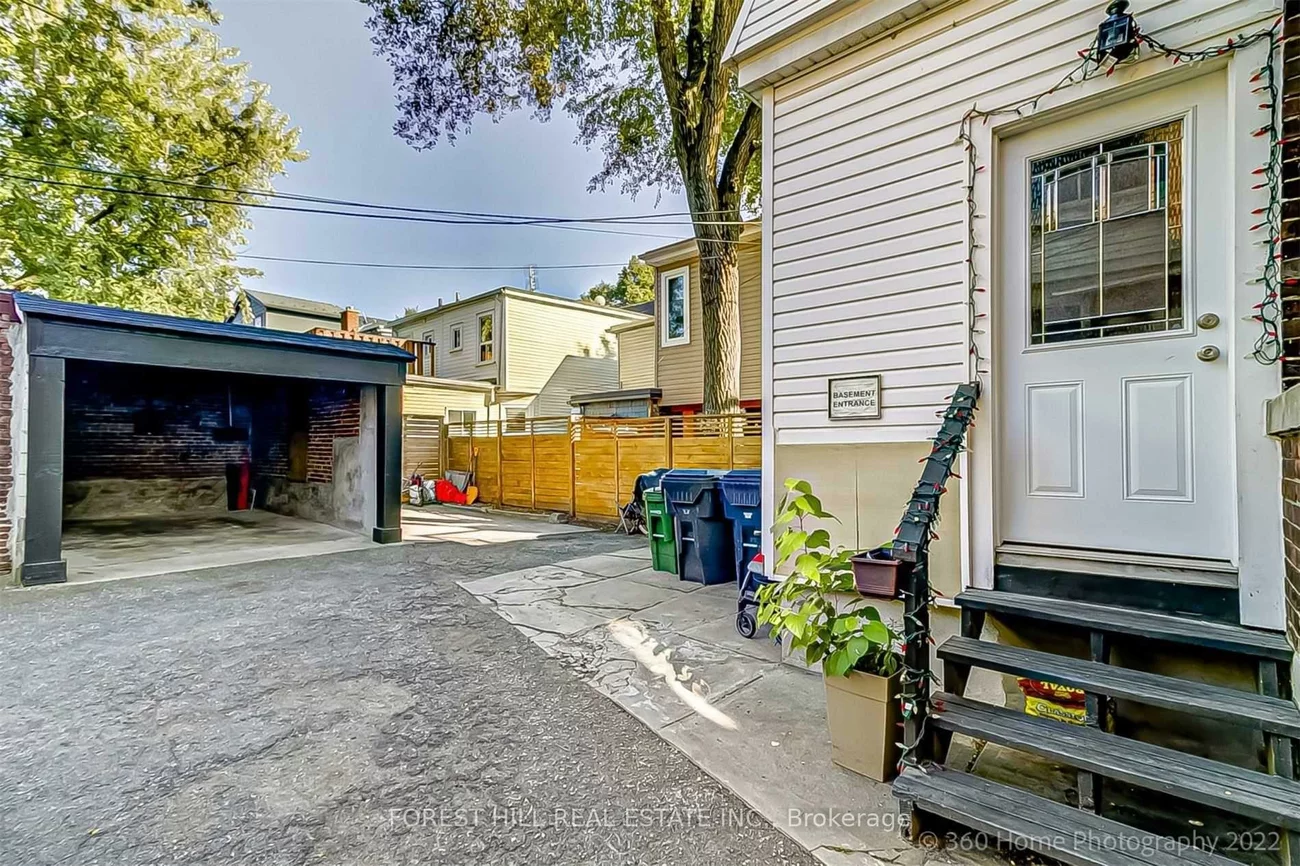 373, Woodbine, The Beaches, Toronto